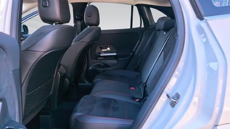 2026-Mercedes-Benz-GLA-200d-Progressive-Auto_14