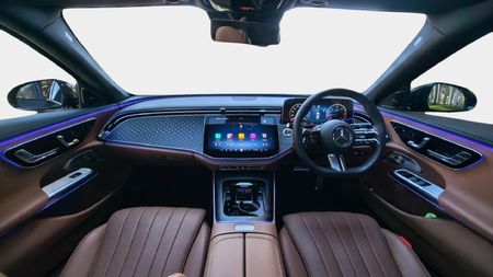 2026-Mercedes-Benz-E-Class-E220d-Avantgarde_11