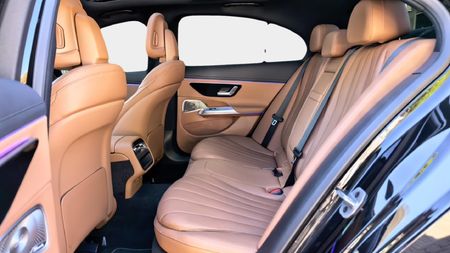 2026-Mercedes-Benz-E-Class-E220d-Avantgarde_14