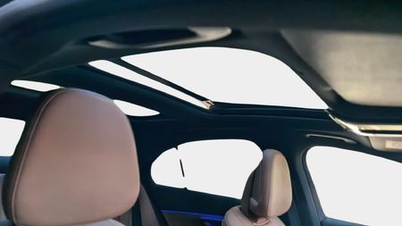 2026-Mercedes-Benz-E-Class-E220d-Avantgarde_19