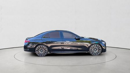 2026-Mercedes-Benz-E-Class-E220d-Avantgarde_2