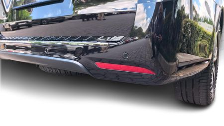 2025-Mercedes-Benz-EQV-300_16