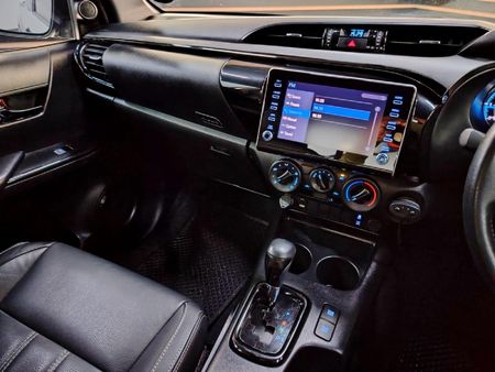 2021-Toyota-Hilux-28-GD-6-Raised-Body-Legend-Auto-Extended-Cab_9