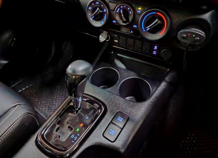 2021-Toyota-Hilux-28-GD-6-Raised-Body-Legend-Auto-Extended-Cab_10