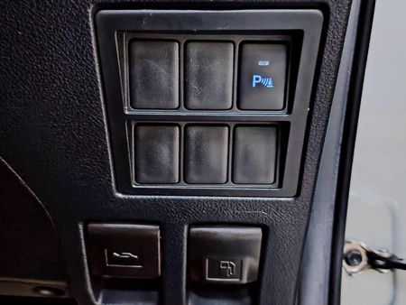2021-Toyota-Hilux-28-GD-6-Raised-Body-Legend-Auto-Extended-Cab_21