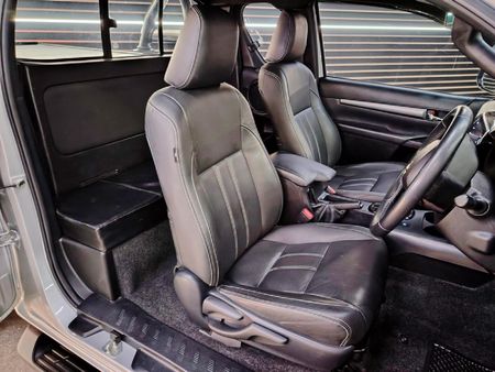 2021-Toyota-Hilux-28-GD-6-Raised-Body-Legend-Auto-Extended-Cab_23