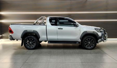 2021-Toyota-Hilux-28-GD-6-Raised-Body-Legend-Auto-Extended-Cab_24