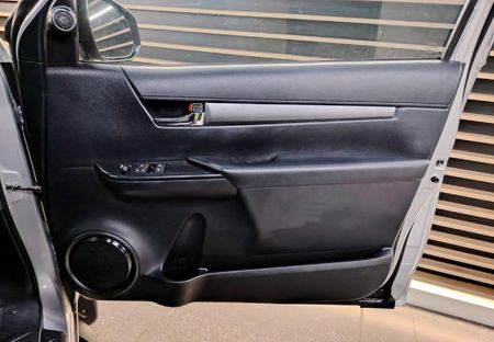 2021-Toyota-Hilux-28-GD-6-Raised-Body-Legend-Auto-Extended-Cab_6