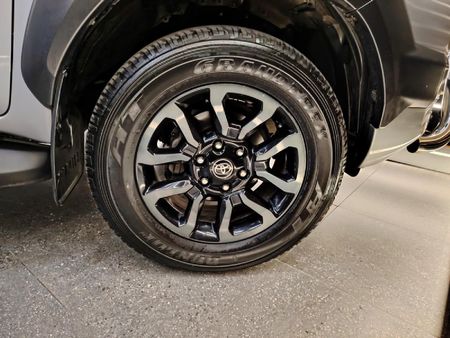 2021-Toyota-Hilux-28-GD-6-Raised-Body-Legend-Auto-Extended-Cab_8