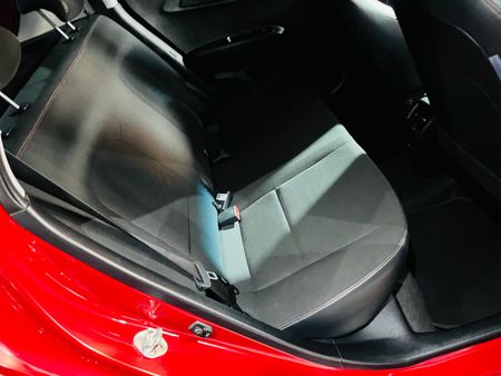 2021-Hyundai-Grand-i10-12-Fluid_16
