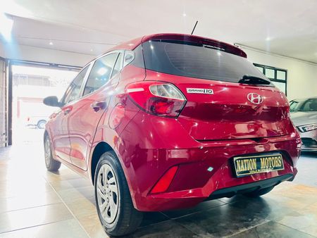 2021-Hyundai-Grand-i10-12-Fluid_8