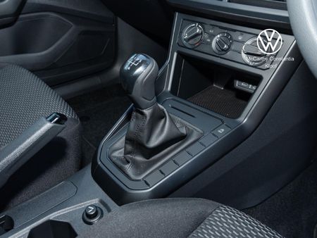 2026-Volkswagen-Polo-10-TSI_27