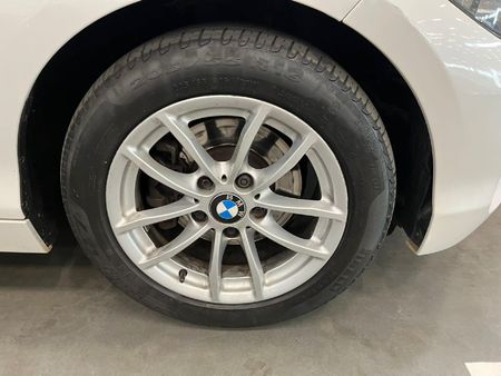 2016-BMW-1-Series-120i-5-dr-Auto_8