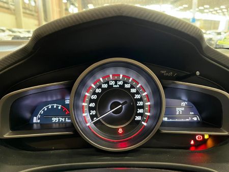 2016-Mazda-3-16-Active-5-dr_10