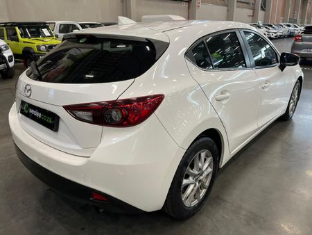 2016-Mazda-3-16-Active-5-dr_2