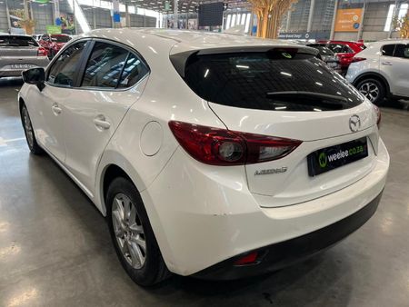 2016-Mazda-3-16-Active-5-dr_4
