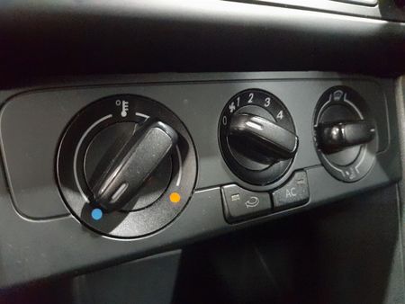 2021-Volkswagen-Polo-Vivo-14-Trendline-5-dr_18