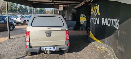 2020-Nissan-NP200-16_11
