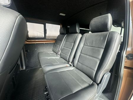 2021-Volkswagen-Transporter-T61-Crew-Bus-20-BiTDI-SWB-146kW-4Motion-Auto-5_17