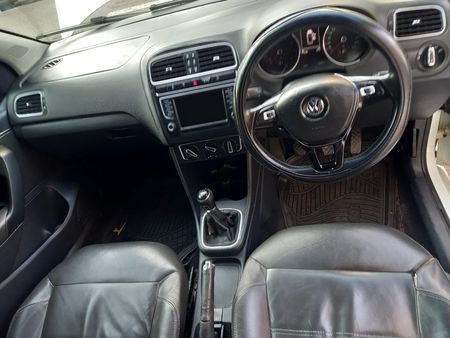 2016-Volkswagen-Polo-GP-12-TSI-Comfortline-66kW_6