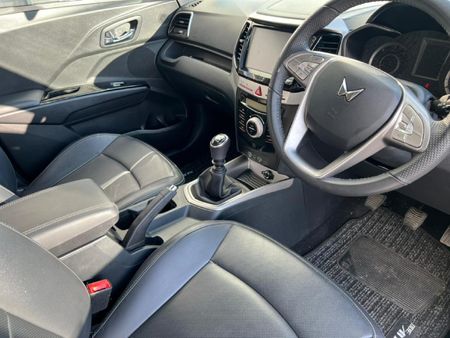 2024-Mahindra-XUV-300-15D-W8_1