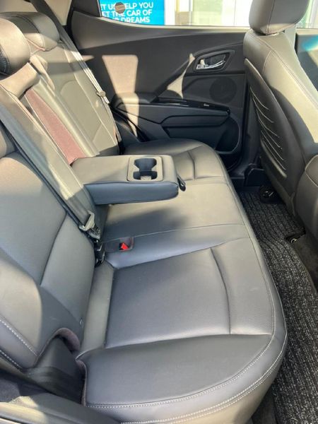 2024-Mahindra-XUV-300-15D-W8_6