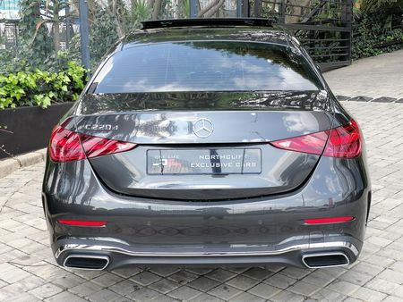 2022-Mercedes-Benz-C-Class-C-220D-AMG-LINE-AUTO_3