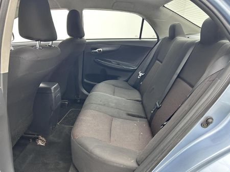2018-Toyota-Corolla-Quest-16-Auto_11