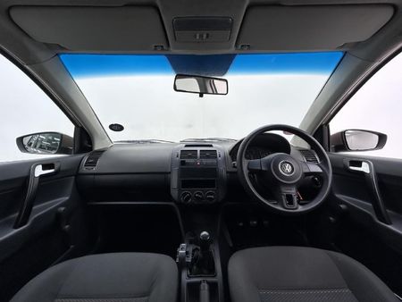 2015-Volkswagen-Polo-Vivo-GP-14-Conceptline-5-dr_10