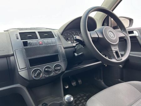 2015-Volkswagen-Polo-Vivo-GP-14-Conceptline-5-dr_7