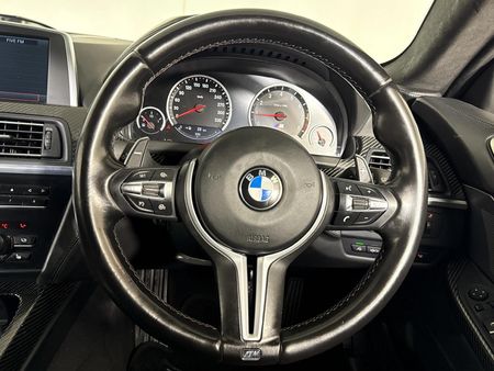 2013-BMW-M6-Coupe_11