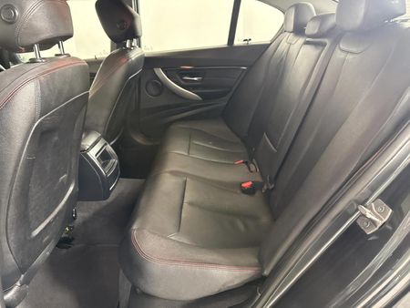 2016-BMW-3-Series-318i-Sport-Line-Auto_3