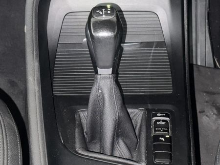 2016-BMW-X1-sDrive20d-Auto_10