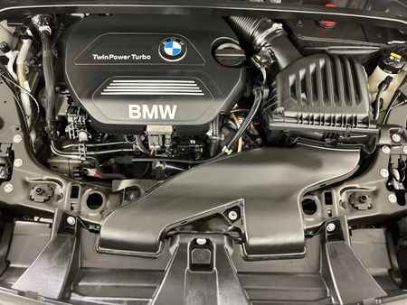 2016-BMW-X1-sDrive20d-Auto_13