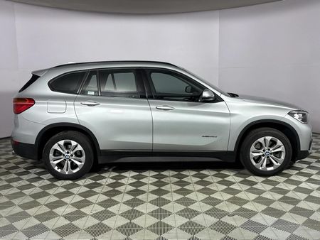 2016-BMW-X1-sDrive20d-Auto_17