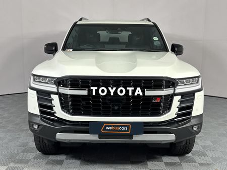 2023-Toyota-Land-Cruiser-300-V6-33-D-GR-S_16