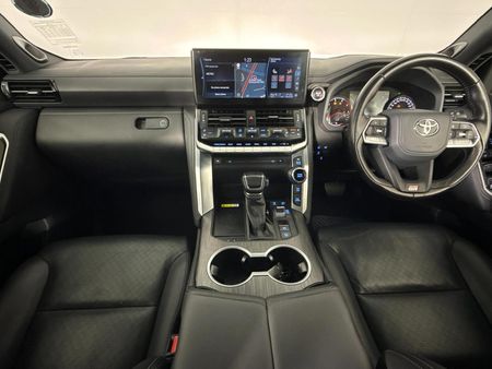2023-Toyota-Land-Cruiser-300-V6-33-D-GR-S_1