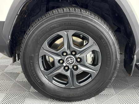 2023-Toyota-Land-Cruiser-300-V6-33-D-GR-S_4