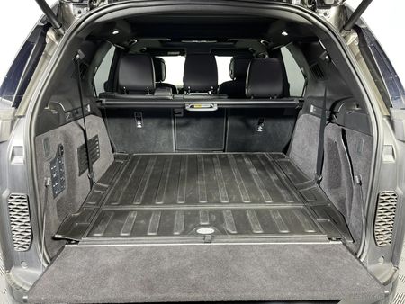 2024-Land-Rover-Discovery-30D-HSE-Dynamic_16