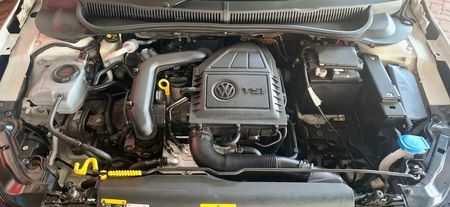 2021-Volkswagen-Polo-10-TSI-Trendline_10