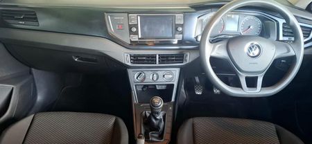 2021-Volkswagen-Polo-10-TSI-Trendline_6