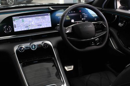2026-Omoda-C9-15T-AWD-Phev_9