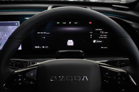 2026-Omoda-C9-15T-AWD-Phev_13