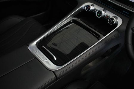 2026-Omoda-C9-15T-AWD-Phev_14