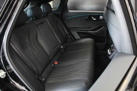 2026-Omoda-C9-15T-AWD-Phev_16