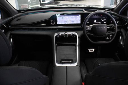 2026-Omoda-C9-15T-AWD-Phev_8