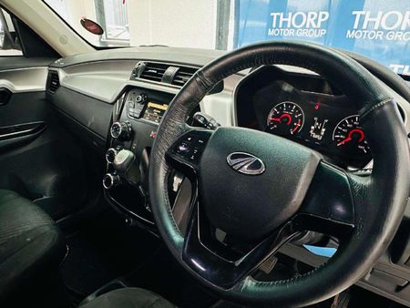 2018-Mahindra-KUV-100-12-K6-NXT_9