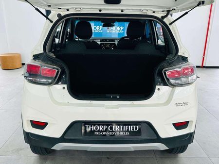2018-Mahindra-KUV-100-12-K6-NXT_4