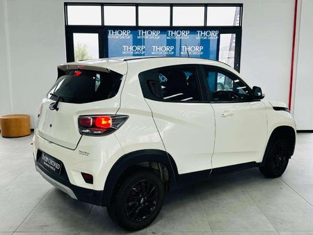 2018-Mahindra-KUV-100-12-K6-NXT_6