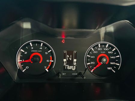 2018-Mahindra-KUV-100-12-K6-NXT_8